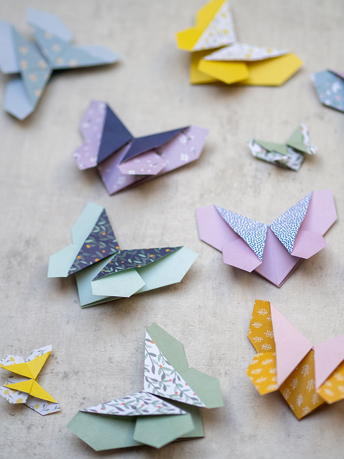 Hurra, der Frühling ist da! Ich zeige Dir Schritt-für-Schritt, wie Du einen einfachen DIY Origami-Schmetterling faltest. Den kannst Du als Lesezeichen verwenden! Und zum Beispiel auf eine Grußkarte heften, als kleines Geschenk und lieben Gruß.