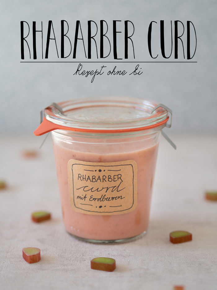 Rhabarber-Curd ohne Ei ist ganz schnell gemacht, schmeckt lecker und ist mit seiner rosa Farbe das perfekte Geschenk zum Muttertag. Rezept auf johannarundel.de